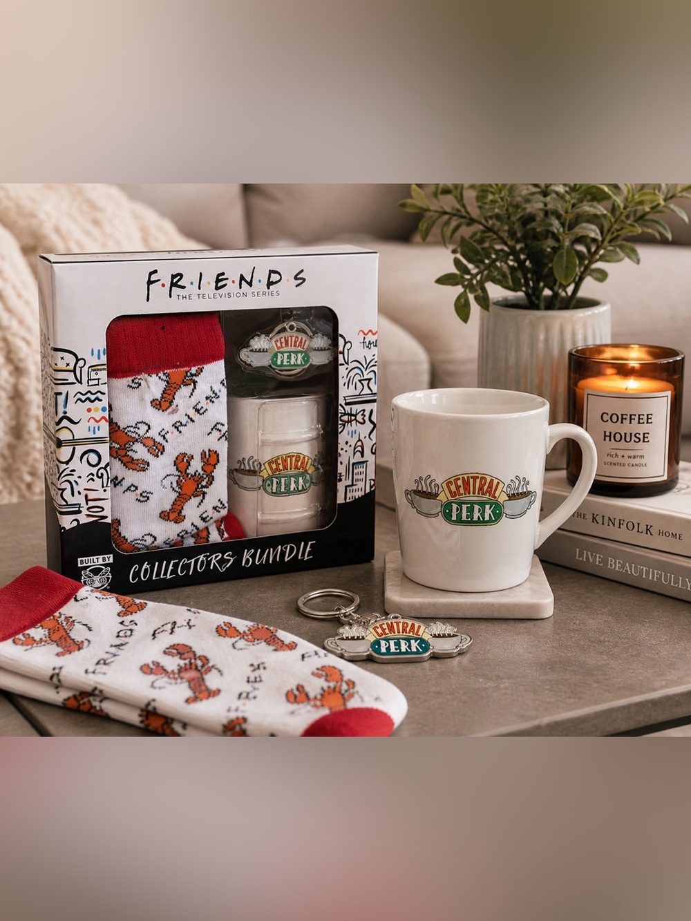 FRIENDS Collectors Bundle | Central Perk Mug + Lobster Socks + Keychain | NWT - Picture 1 of 6